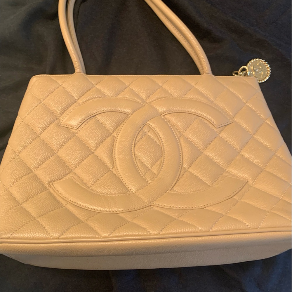 Beautiful Chanel bag used only a few times.in excellent condition.